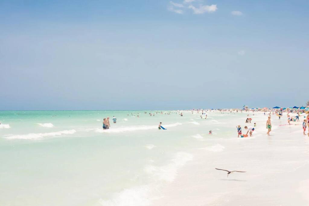 Lovely 1 Bedroom Unit Across From Lido Key Beach Sarasota Exterior photo